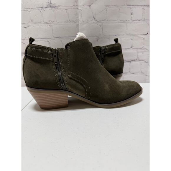 White Mountain Women’s Suede Ankle Boots Size 8 New with Box - Picture 6 of 9